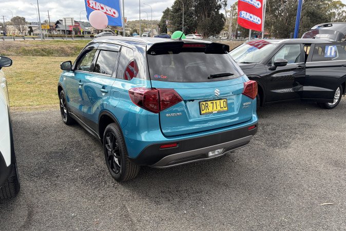 2022 SUZUKI VITARA SHADOW