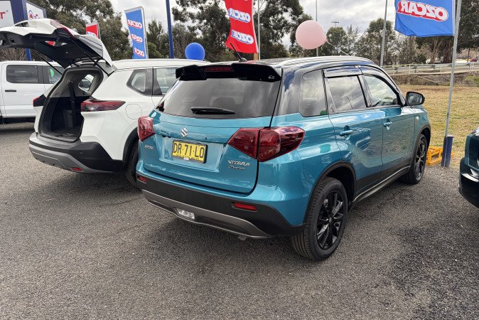 2022 SUZUKI VITARA SHADOW