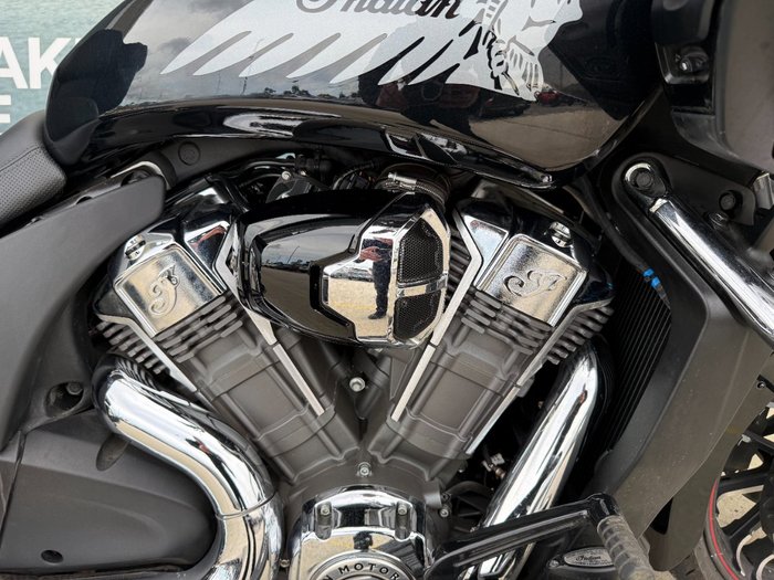 2021 INDIAN CHALLENGER LIMITED Black