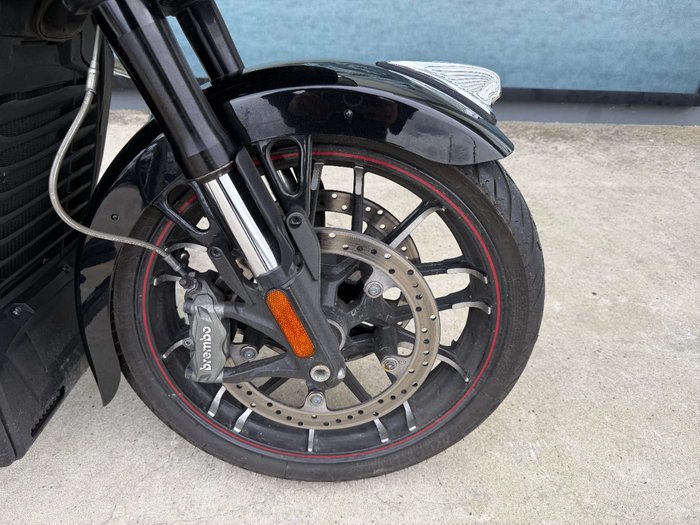 2021 INDIAN CHALLENGER LIMITED Black