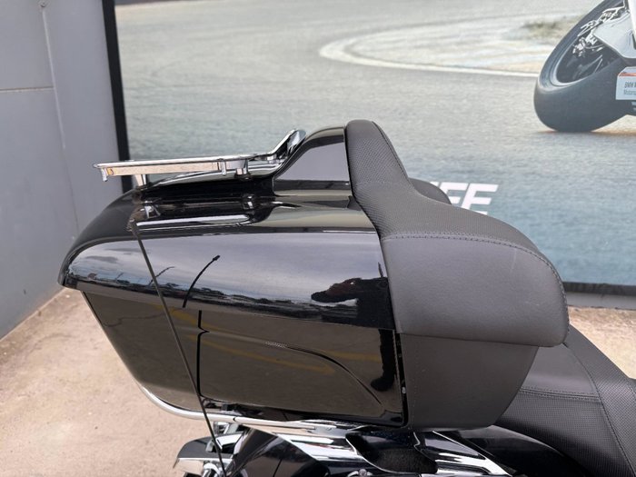 2021 INDIAN CHALLENGER LIMITED Black