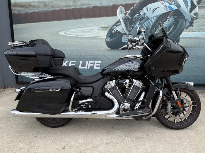 2021 INDIAN CHALLENGER LIMITED Black