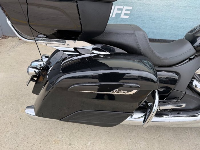 2021 INDIAN CHALLENGER LIMITED Black