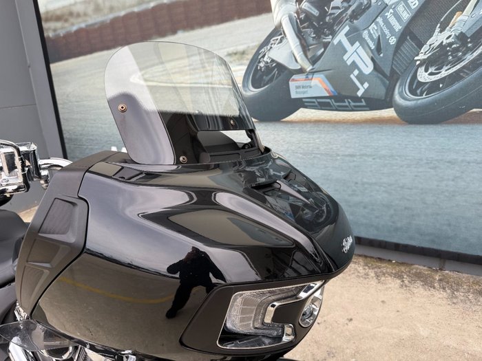 2021 INDIAN CHALLENGER LIMITED Black