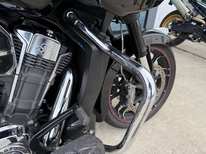 2021 INDIAN CHALLENGER LIMITED Black