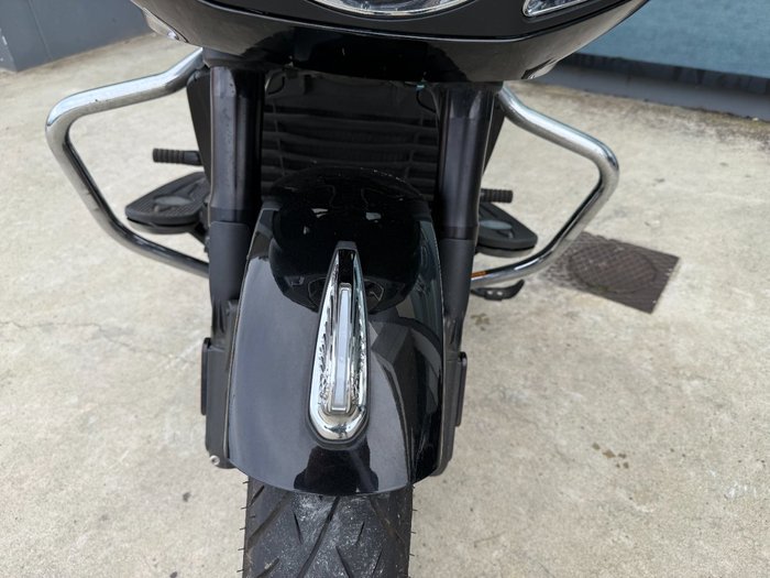 2021 INDIAN CHALLENGER LIMITED Black