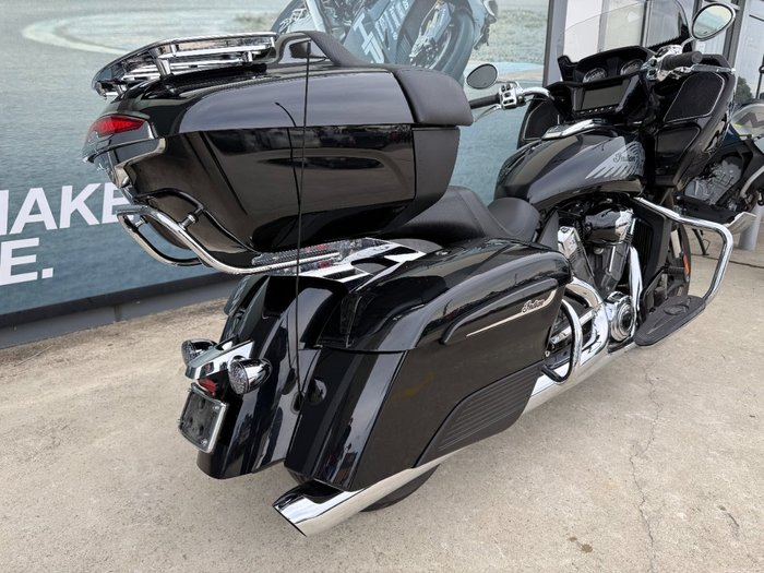 2021 INDIAN CHALLENGER LIMITED Black