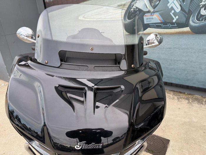 2021 INDIAN CHALLENGER LIMITED Black