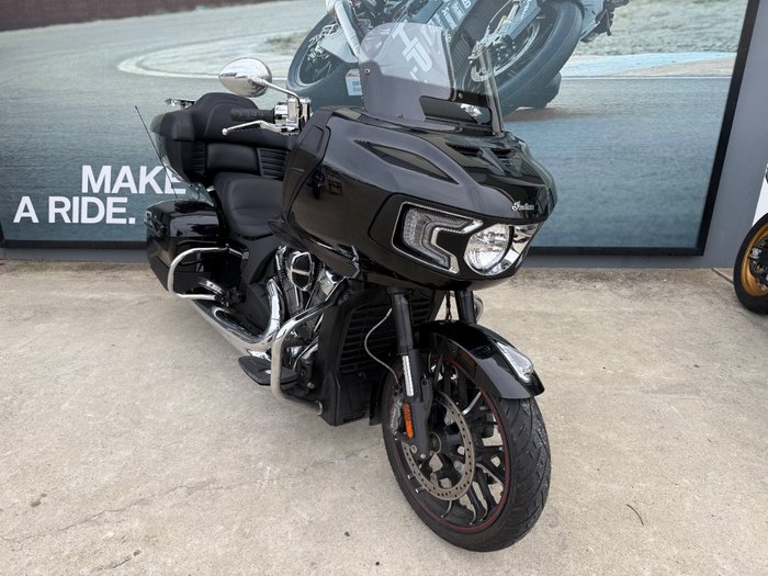 2021 INDIAN CHALLENGER LIMITED Black