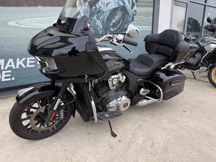 2021 INDIAN CHALLENGER LIMITED Black
