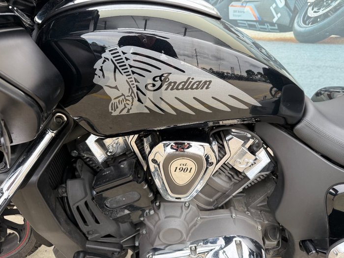 2021 INDIAN CHALLENGER LIMITED Black