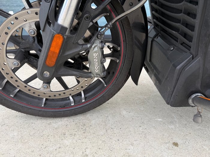 2021 INDIAN CHALLENGER LIMITED Black