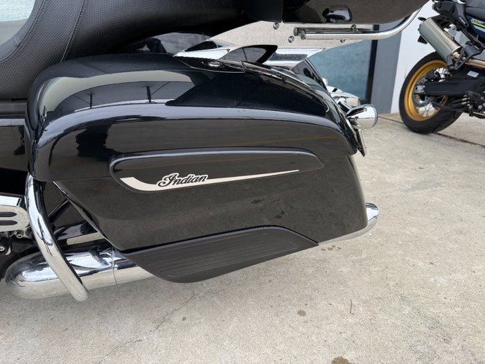 2021 INDIAN CHALLENGER LIMITED Black