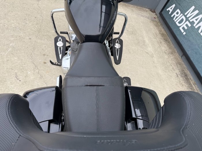 2021 INDIAN CHALLENGER LIMITED Black
