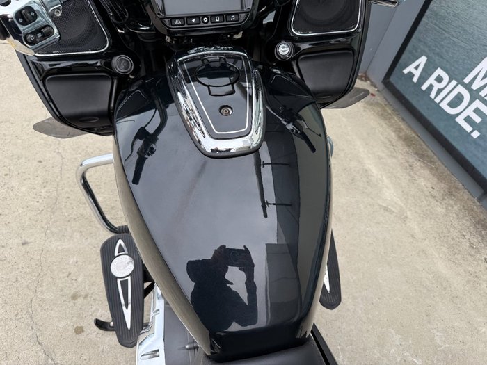 2021 INDIAN CHALLENGER LIMITED Black