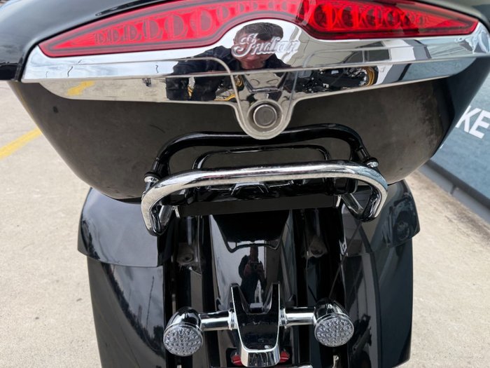 2021 INDIAN CHALLENGER LIMITED Black