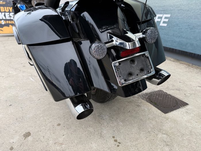 2021 INDIAN CHALLENGER LIMITED Black