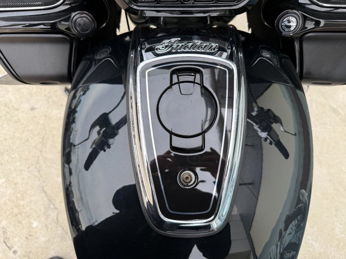 2021 INDIAN CHALLENGER LIMITED Black