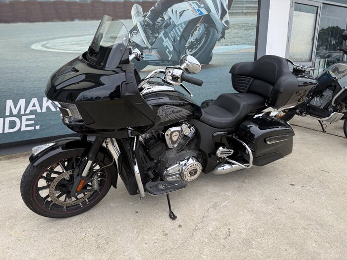 2021 INDIAN CHALLENGER LIMITED Black