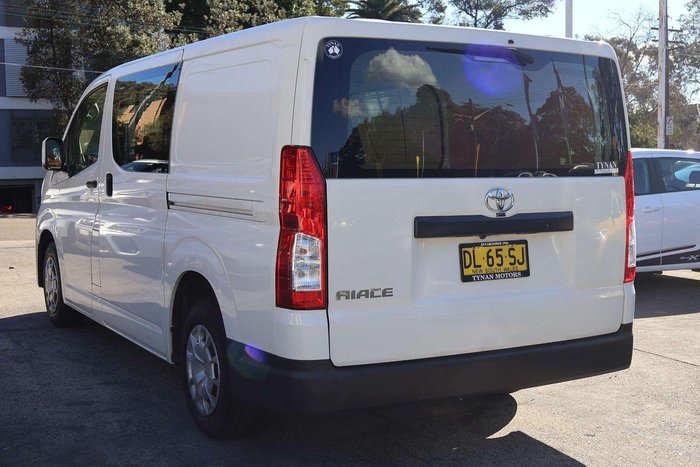 2022 Toyota Hiace