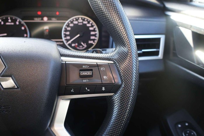 2024 Mitsubishi Outlander ES