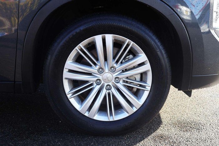 2024 Mitsubishi Outlander ES