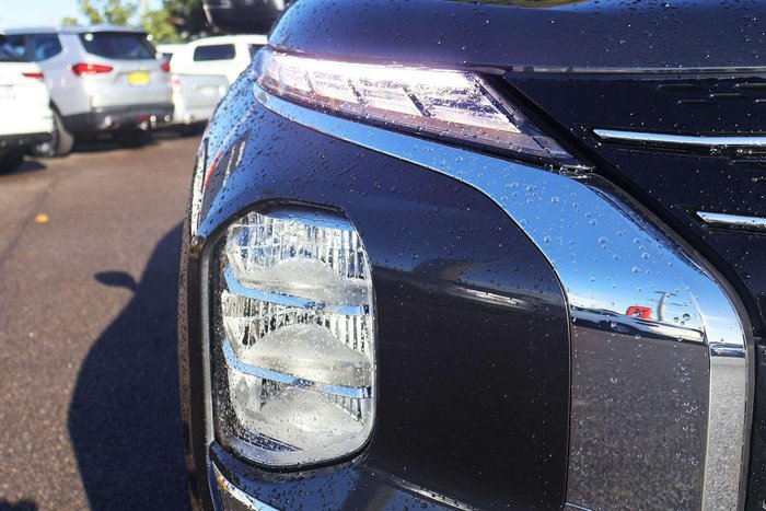 2024 Mitsubishi Outlander ES