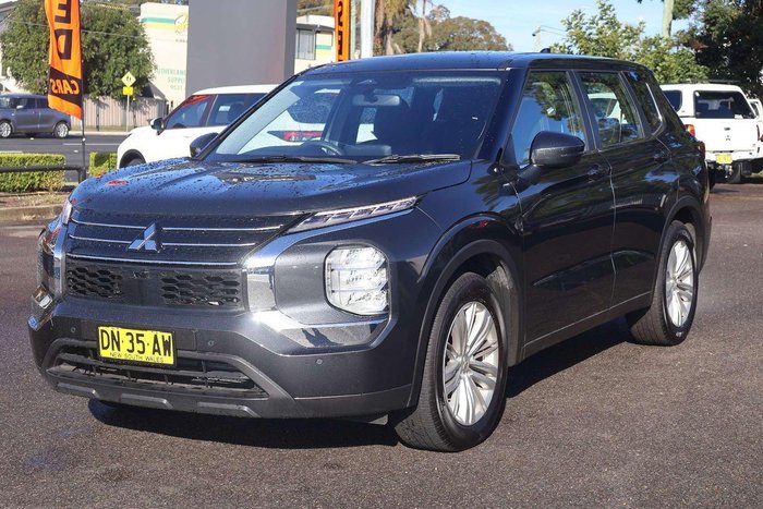 2024 Mitsubishi Outlander ES