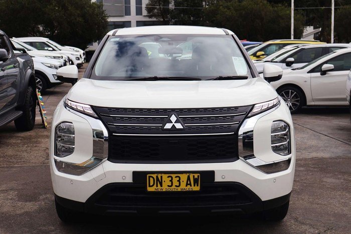 2024 Mitsubishi Outlander ES