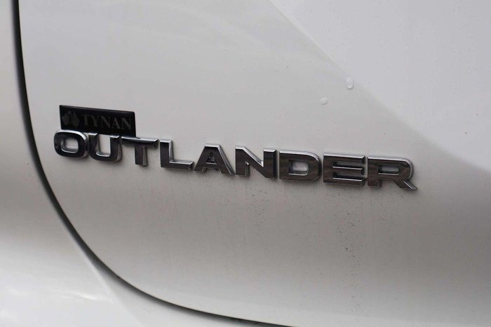 2024 Mitsubishi Outlander ES
