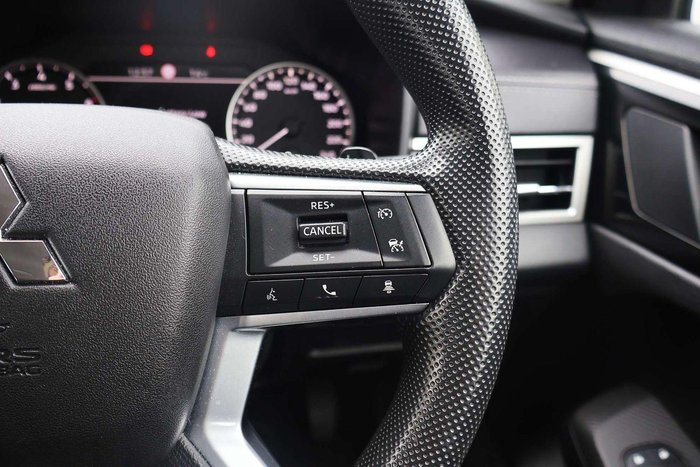 2024 Mitsubishi Outlander ES