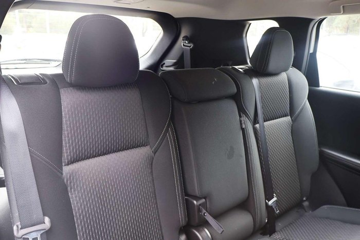 2024 Mitsubishi Outlander ES