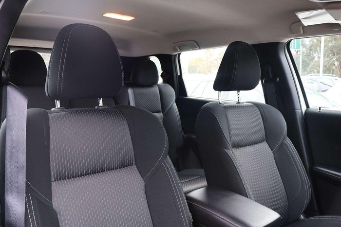2024 Mitsubishi Outlander ES