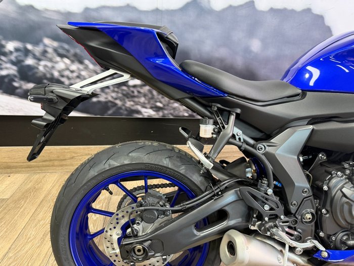 2025 Yamaha YZF-R7LA BLUE