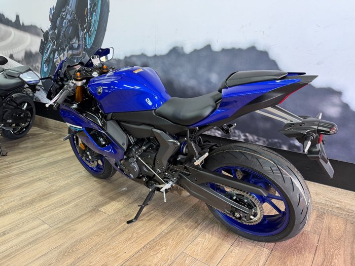 2025 Yamaha YZF-R7LA BLUE