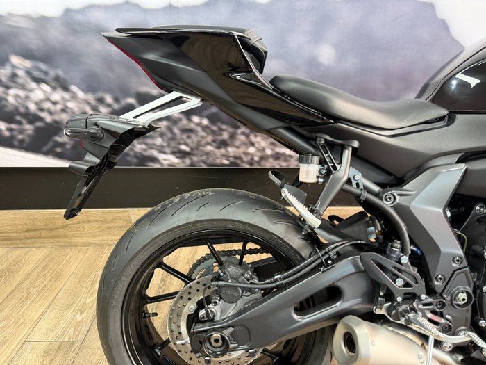 2025 Yamaha 2025 YAMAHA 655CC YZF-R7LAS