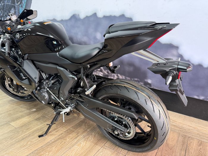 2025 Yamaha 2025 YAMAHA 655CC YZF-R7LAS