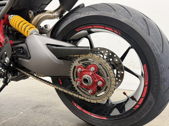 2020 DUCATI HYPERMOTARD 950 (RED) Red