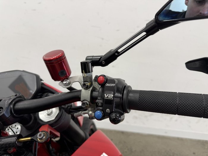 2020 DUCATI HYPERMOTARD 950 (RED) Red