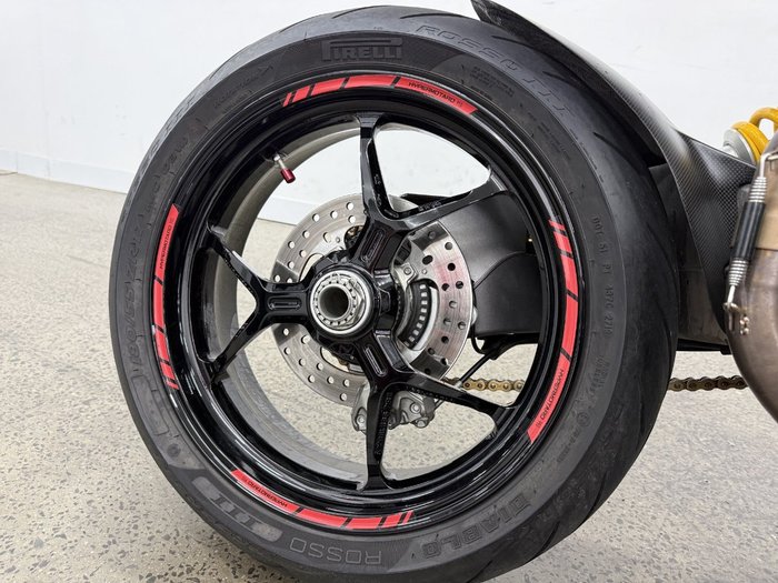 2020 DUCATI HYPERMOTARD 950 (RED) Red
