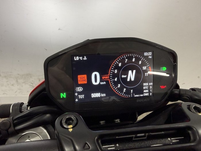 2020 DUCATI HYPERMOTARD 950 (RED) Red