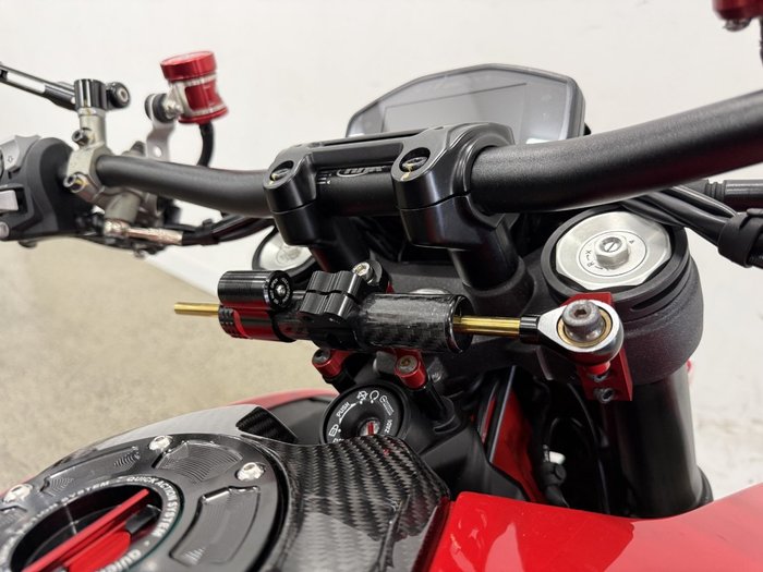 2020 DUCATI HYPERMOTARD 950 (RED) Red