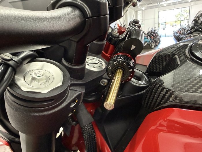 2020 DUCATI HYPERMOTARD 950 (RED) Red