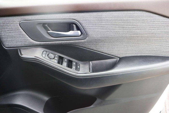 2024 Nissan X-TRAIL ST