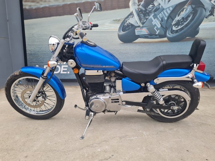 2016 Suzuki BOULEVARD S40 LS650 Blue