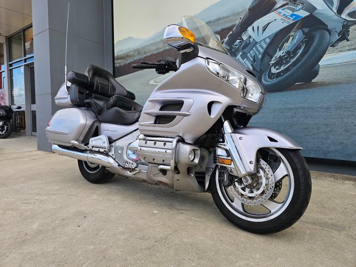 2010 Honda GL1800 (GL1800A) GOLDWING Silver