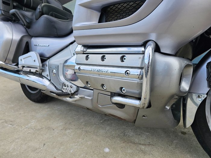 2010 Honda GL1800 (GL1800A) GOLDWING Silver