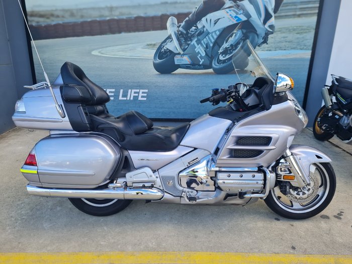 2010 Honda GL1800 (GL1800A) GOLDWING Silver