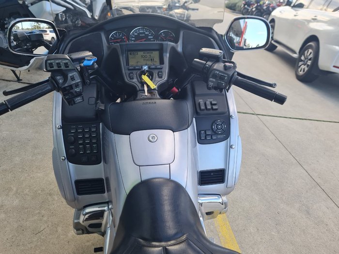 2010 Honda GL1800 (GL1800A) GOLDWING Silver