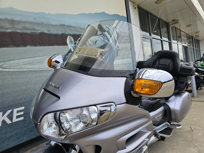 2010 Honda GL1800 (GL1800A) GOLDWING Silver